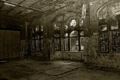 hwei - "Ruine Beelitz-Heilstätten, Turnsaal"